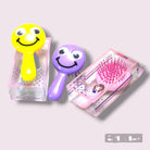 1 PC Comb/ BRUSH Smile (Random Color) Anti-Static Massage Combs Hair Accessories Cute Cartoon Princess Hair Plastic Hot Brush For Baby Girls Childrens